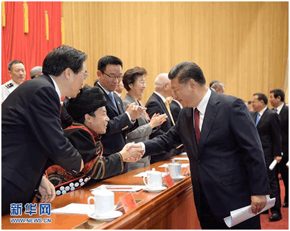 9月14日，中国残疾人联合会第七次全国代表大会在北京人民大会堂开幕。这是中共中央总书记、国家主席、中央军委主席习近平等同与会代表亲切握手。